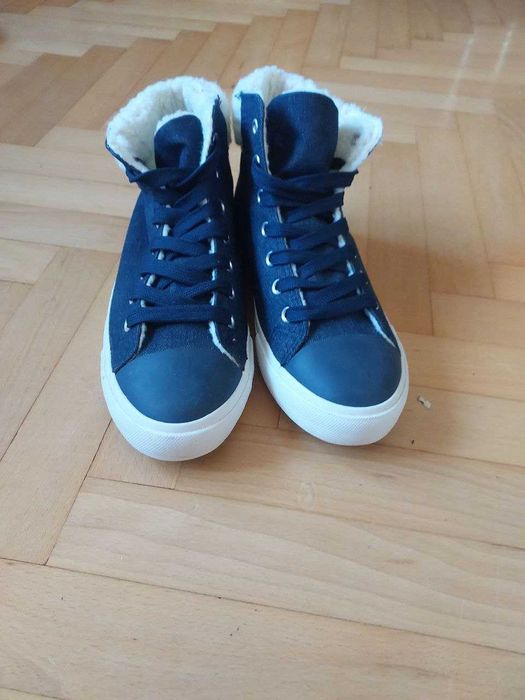 Кросівки Хайтопи НОВІ жіночі 38 розмір 24см осінні