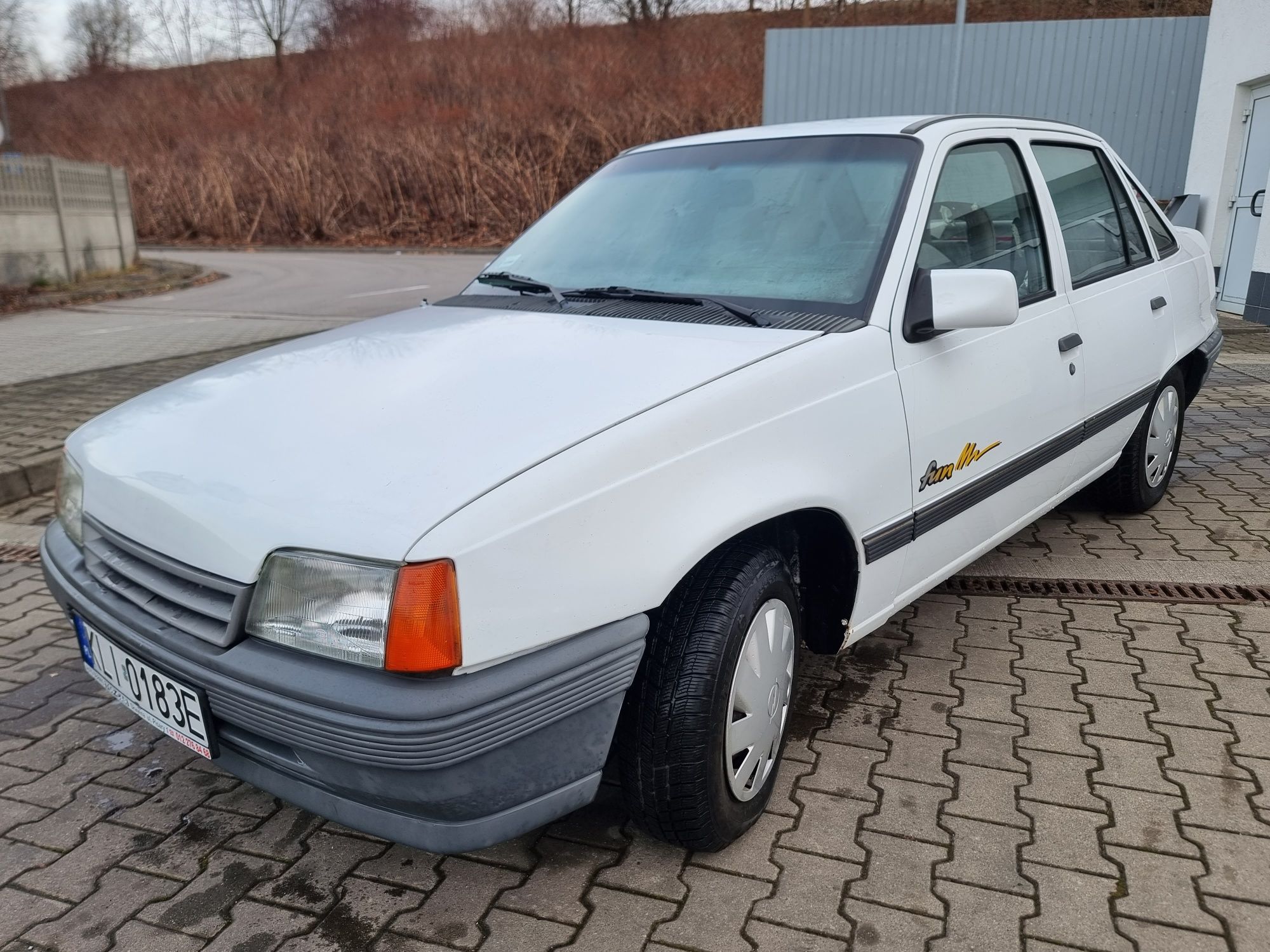 Opel Kadett 1994r  Sedan 1.4 Tylko 84tys przebiegu  30 lat Zabytek