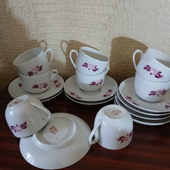 Набор стаканов для кофе ( чая), кофеварка гейзер.