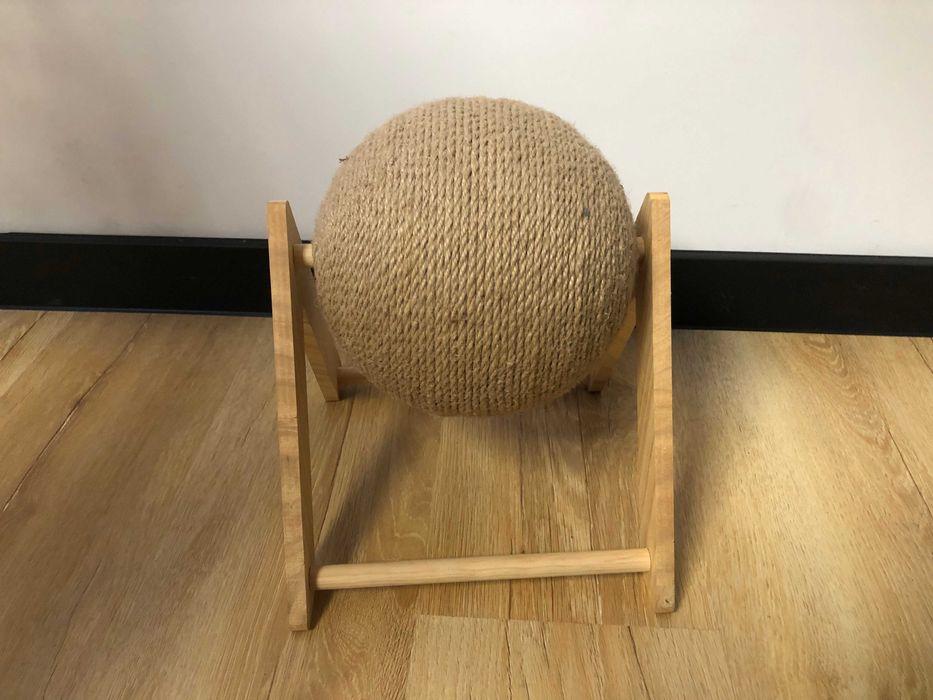 Obrotowy drapak dla kota