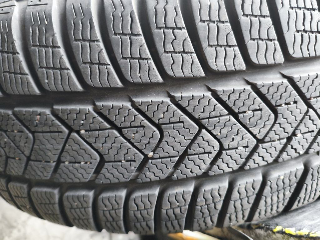 Pirelli sottozero 3 225 50 R18