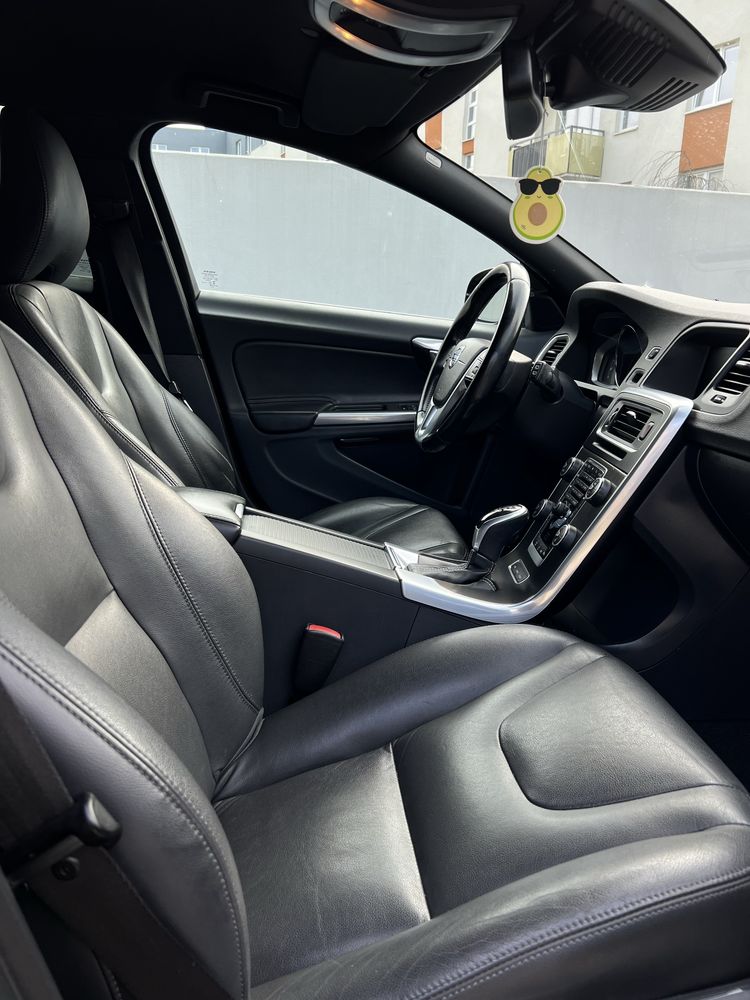 Volvo V60 D6  Plug-in-Hybrid AWD