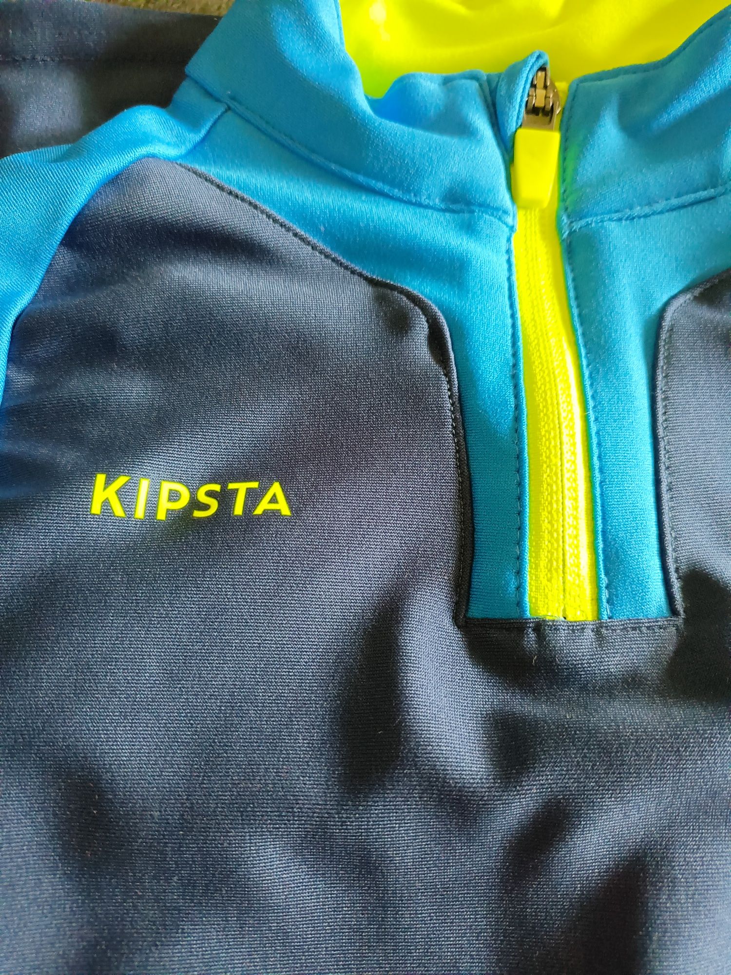 Dres  (bluza+spodnie)  Kipsta r. 122, 5-6 lat