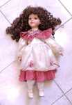 Boneca em Porcelana - Antiga