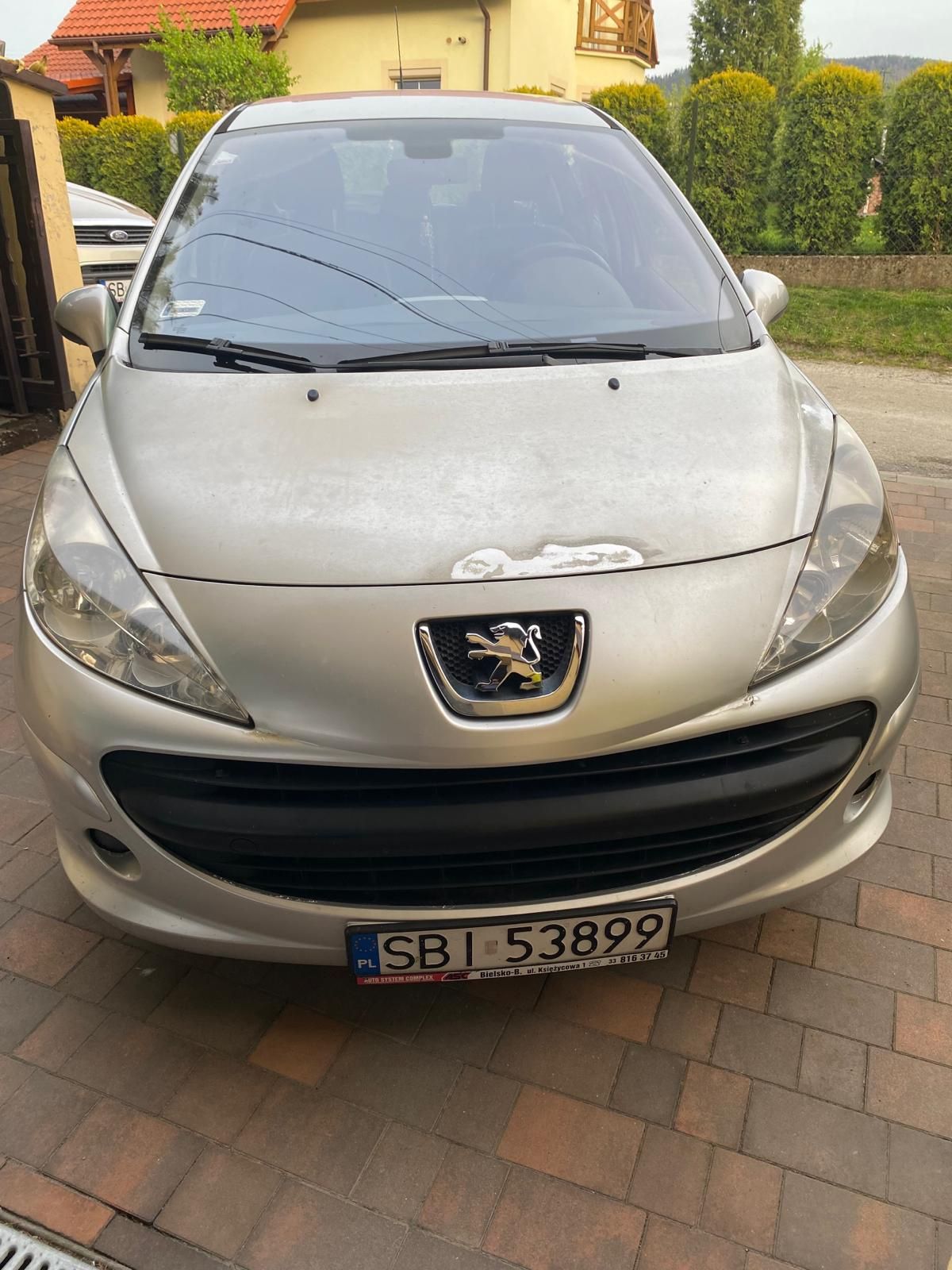 Peugeot 207 srebrny