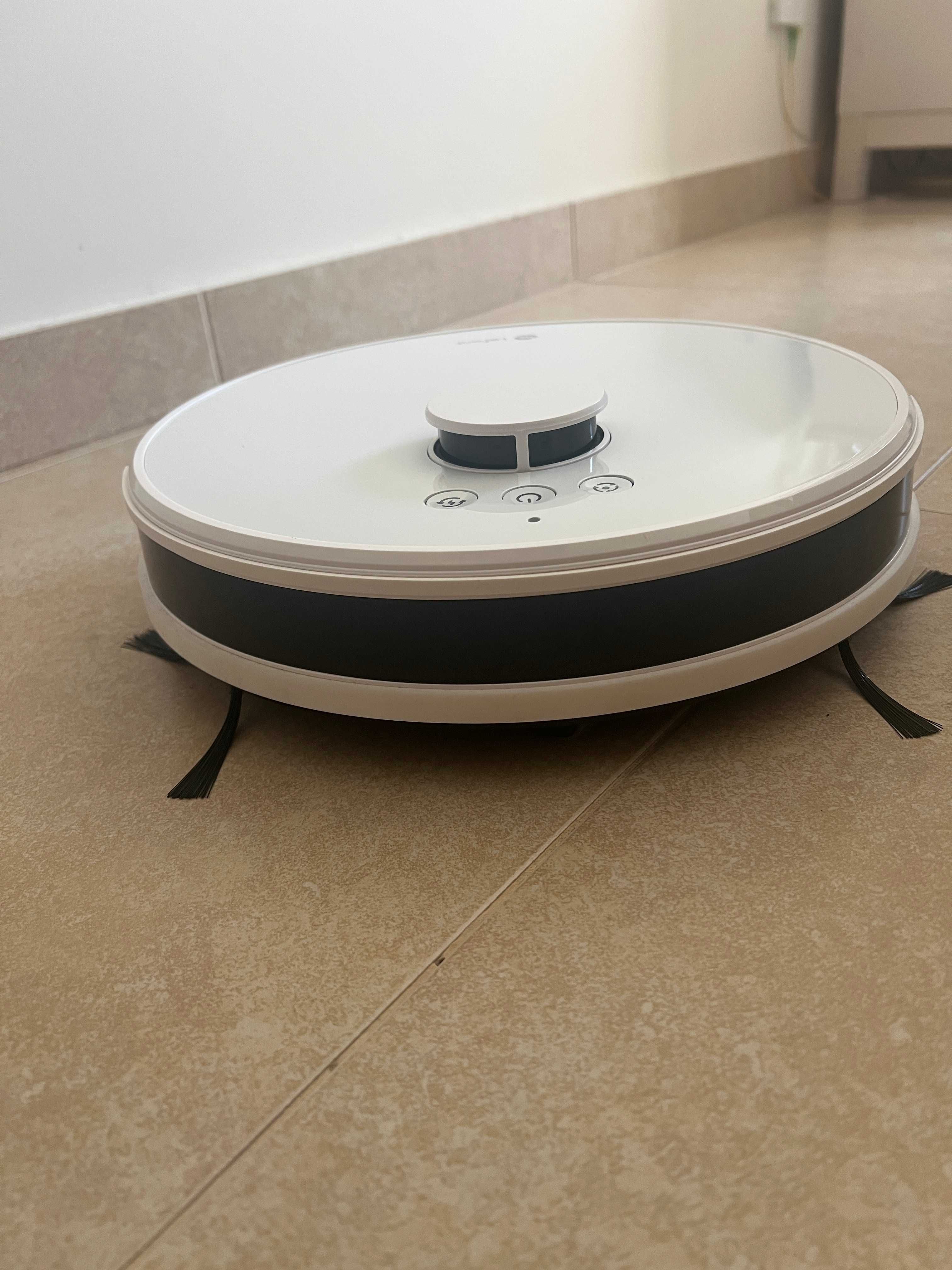 Aspirador robô com apenas 1 ano e pouco uso