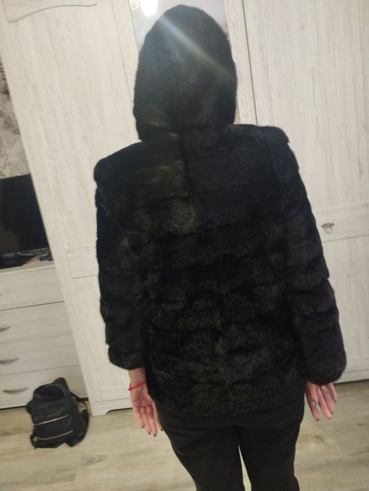 Продам норкову шубу