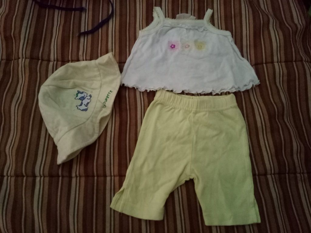 Muita roupa para crianças de 3 meses