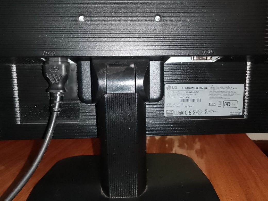Монітор ПК LG Flatron L1918S