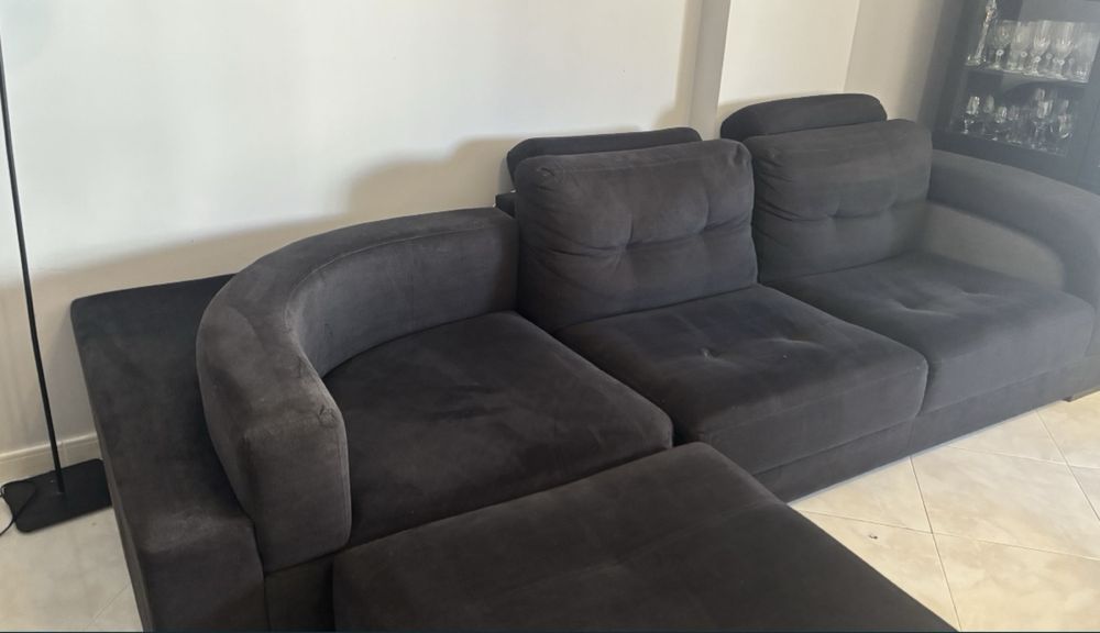 Sofa preto em bom estado