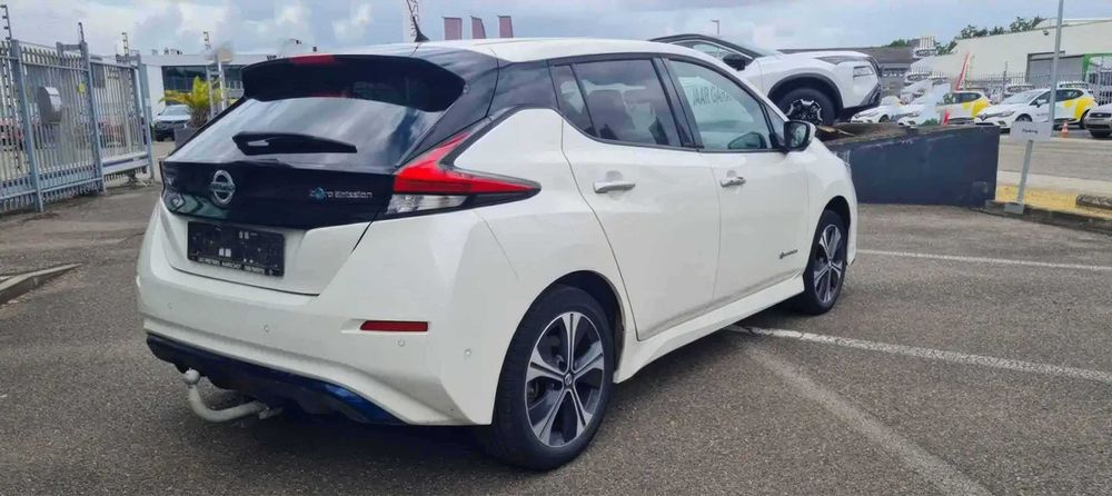 Nissan Leaf      2020