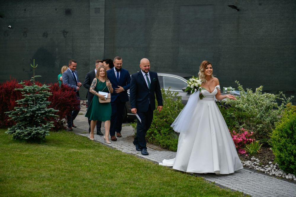 Sukienka ślubna + halka