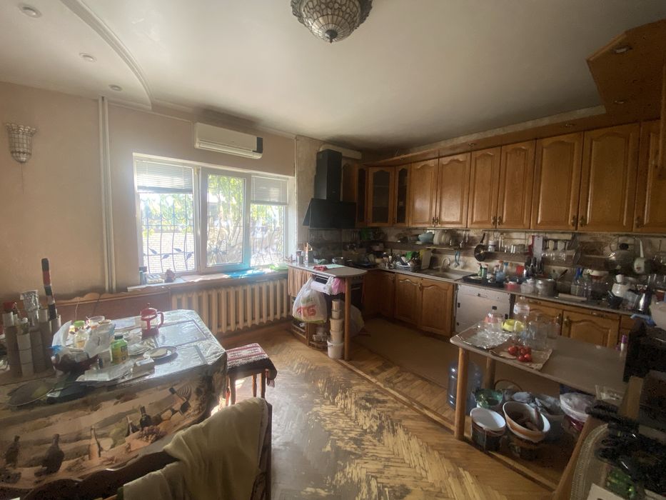 Продам будинок в Броварах р-н.Інтернат