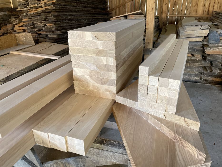 Сходинки з ясеня