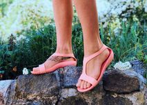 Crocs SERENA SANDAL рожеві босоніжки крокс.