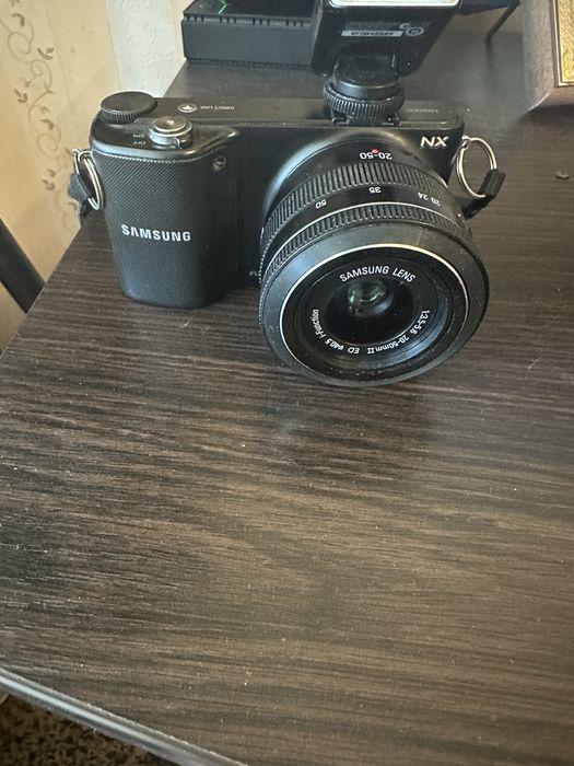 ФотоапаратSamsung NX 2000