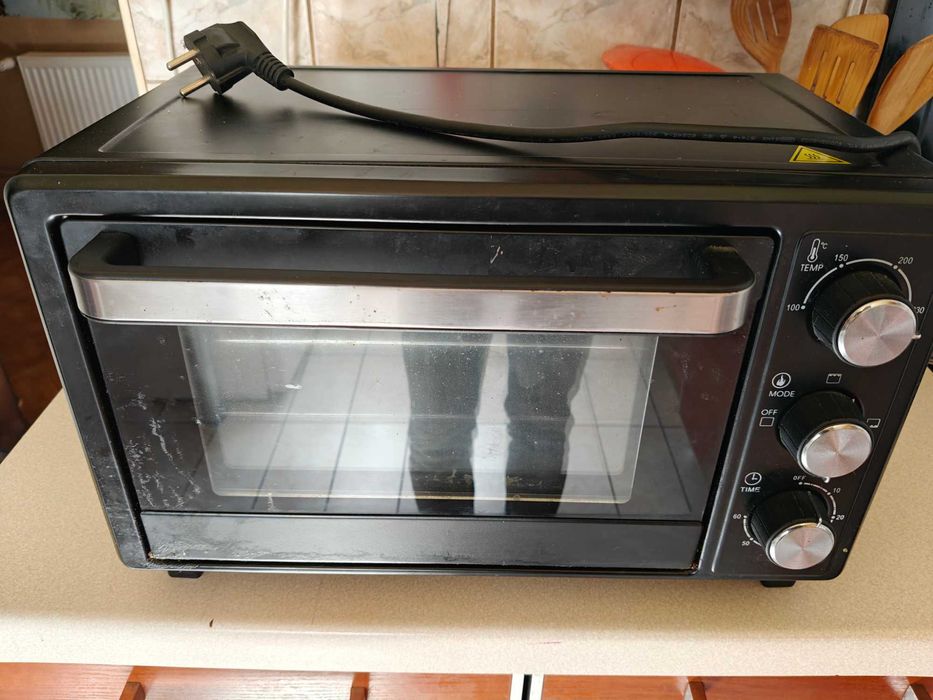 Piekarnik elektryczny przenośny wolnostojący Howell