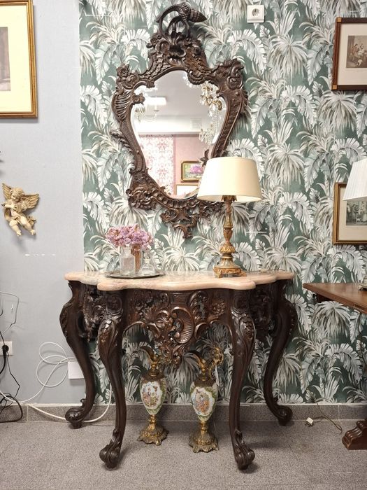 Credência ou consola de entrada.