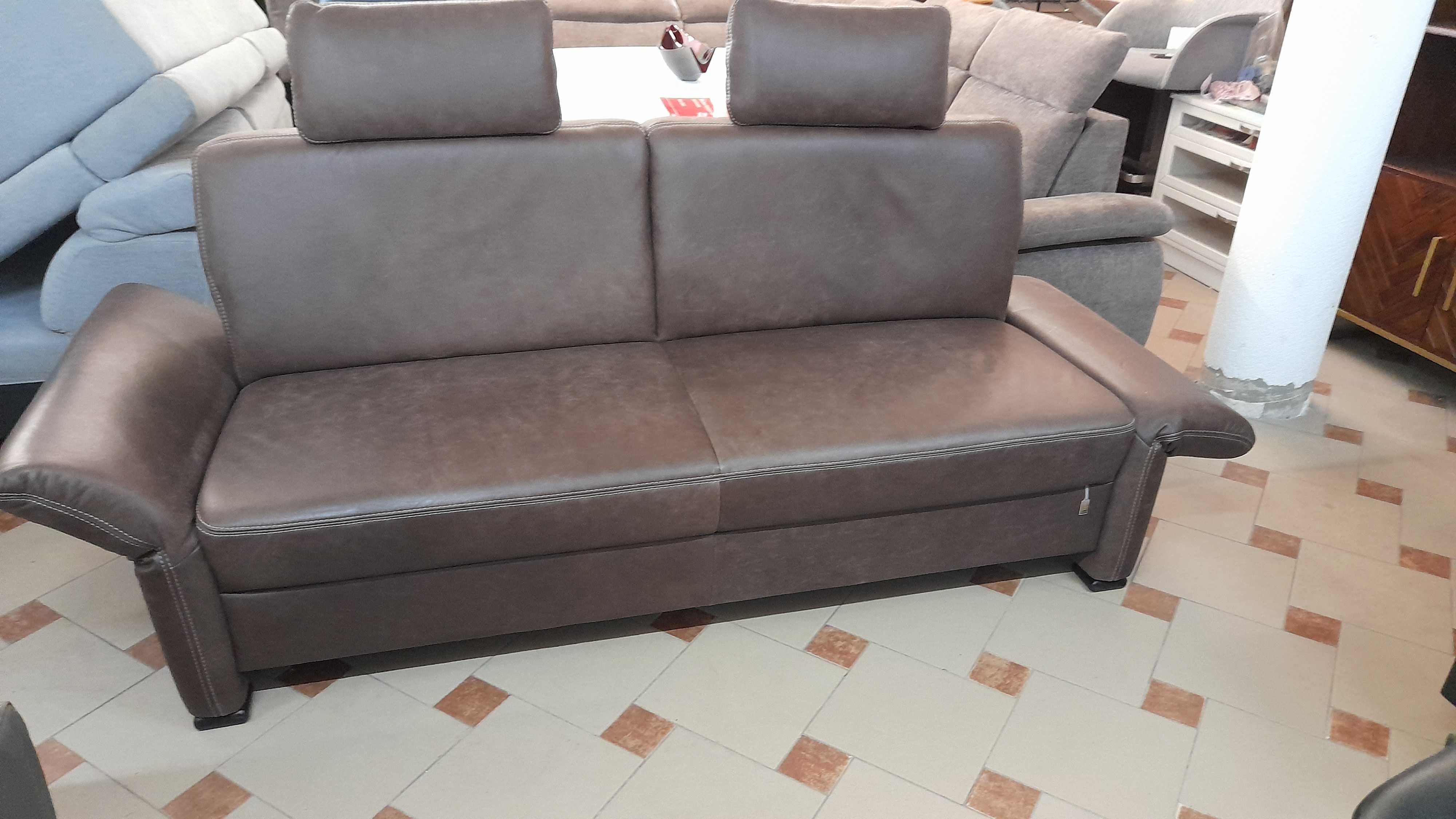 Sofa skórzana brązowa z funkcją regulacji firmy Gallery M