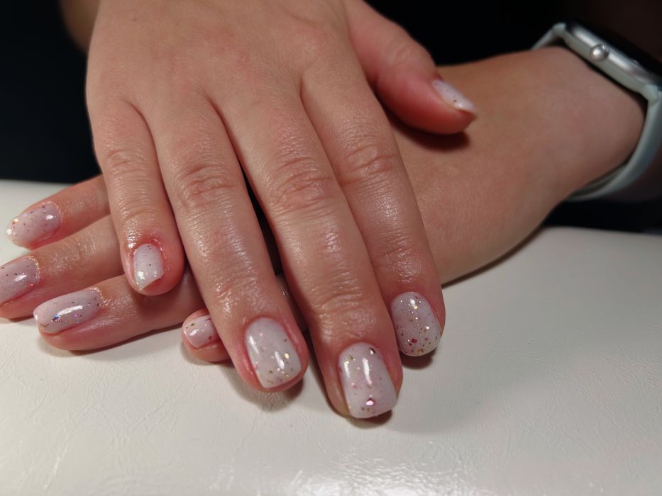 Manicure hybrydowy / żelowy / przedłużanie paznokci – Kraków