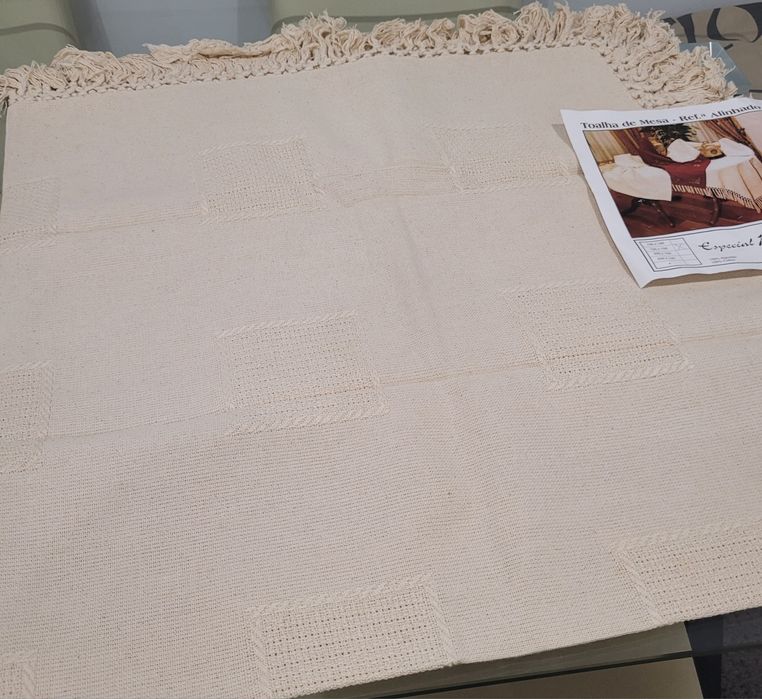 Toalha de mesa bordada 100% algodão