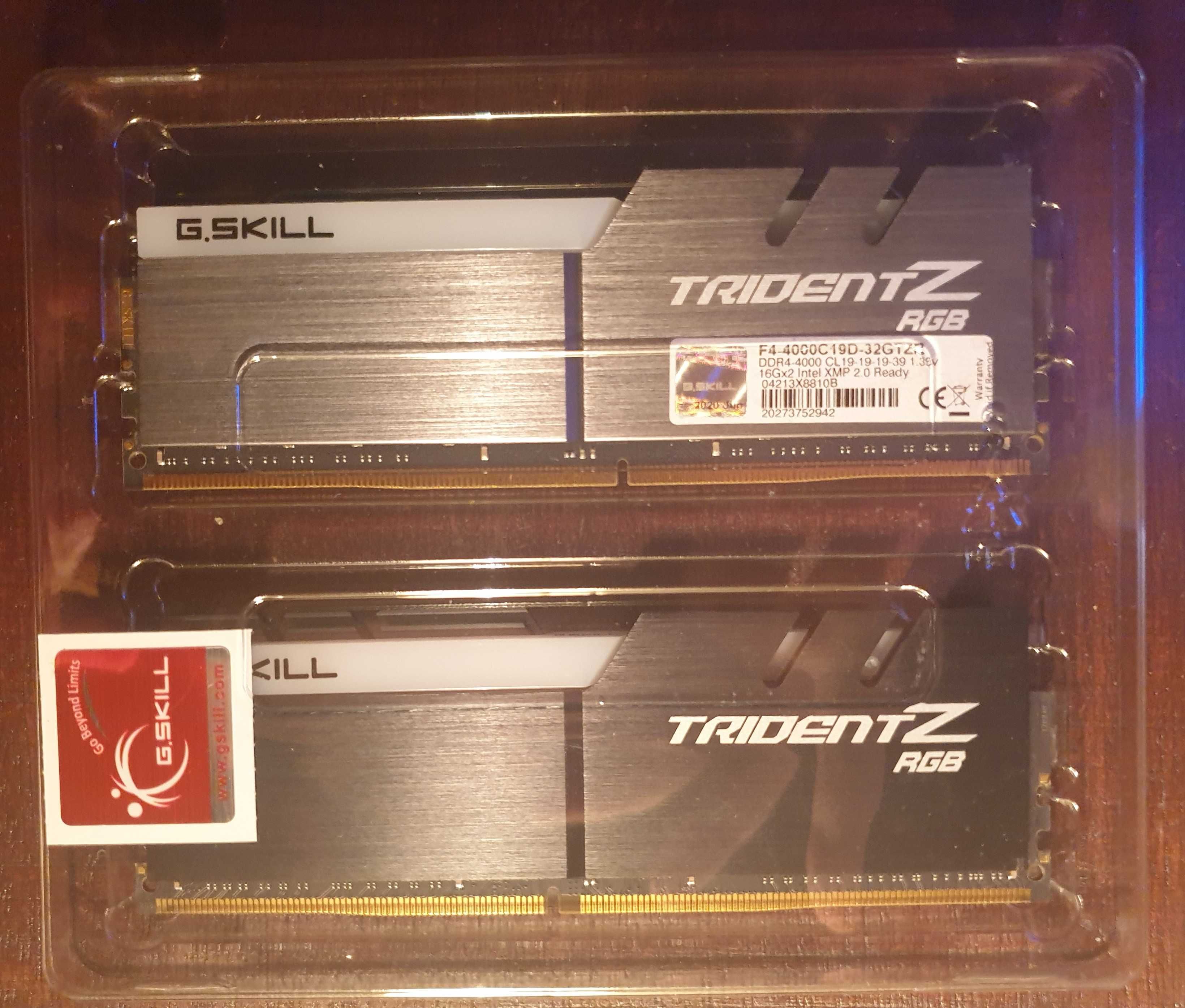 Memória RAM G.SKILL Trident Z RGB 32GB (2x16GB) DDR4-4000MHz