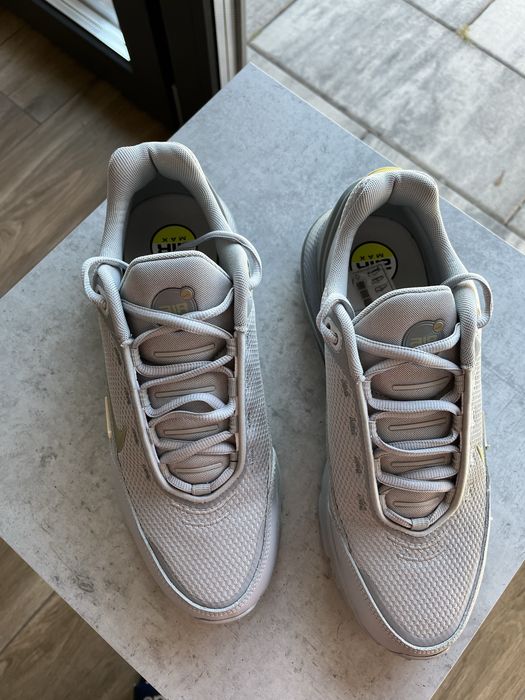 Buty NIKE AIR MAX PULSE rozm. 42