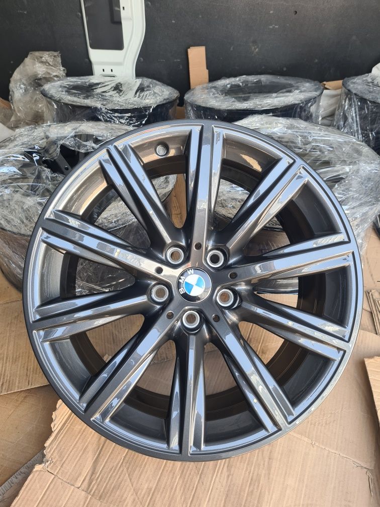 Komplet nowe felgi orginał BMW 8j r18 5 g30 g31 3 g20 g21 5x112