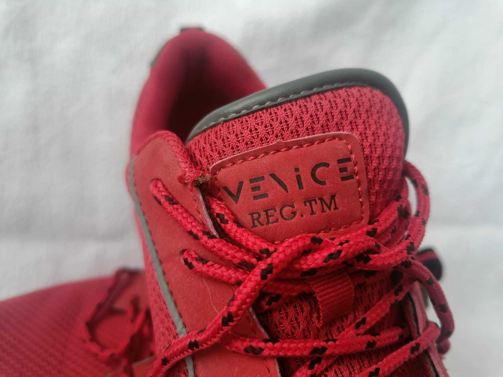Оригінальні чоловічі кросівки VENICE.