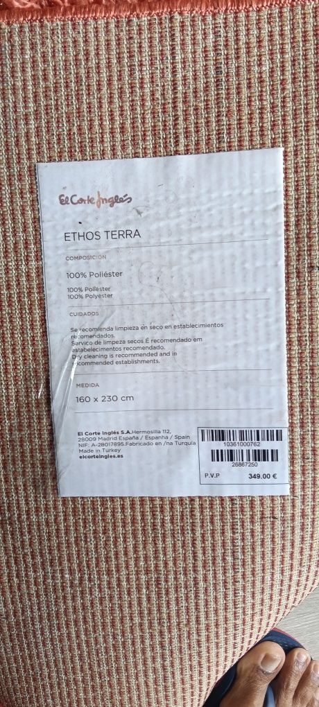 Vendo móveis de sala mesa é tapetes