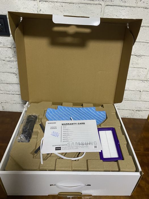 Робот пылесос Samsung Powerbot VR5000