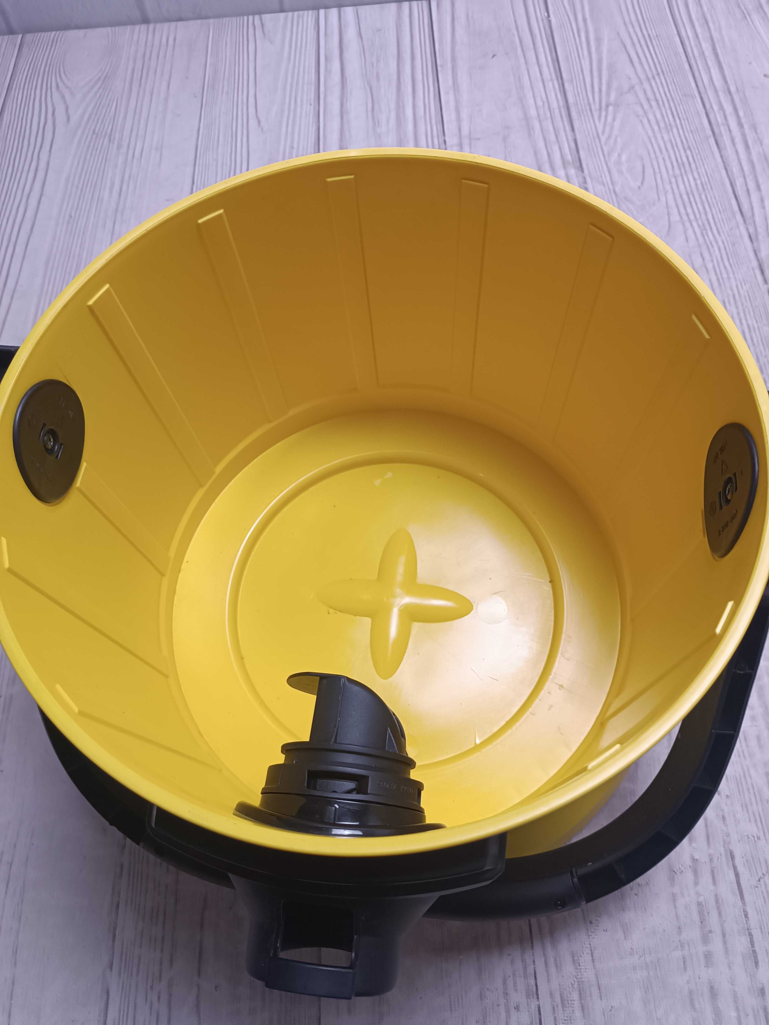 Karcher SE 4001 (1.081-130.0) миючий пилосос 1400 Вт