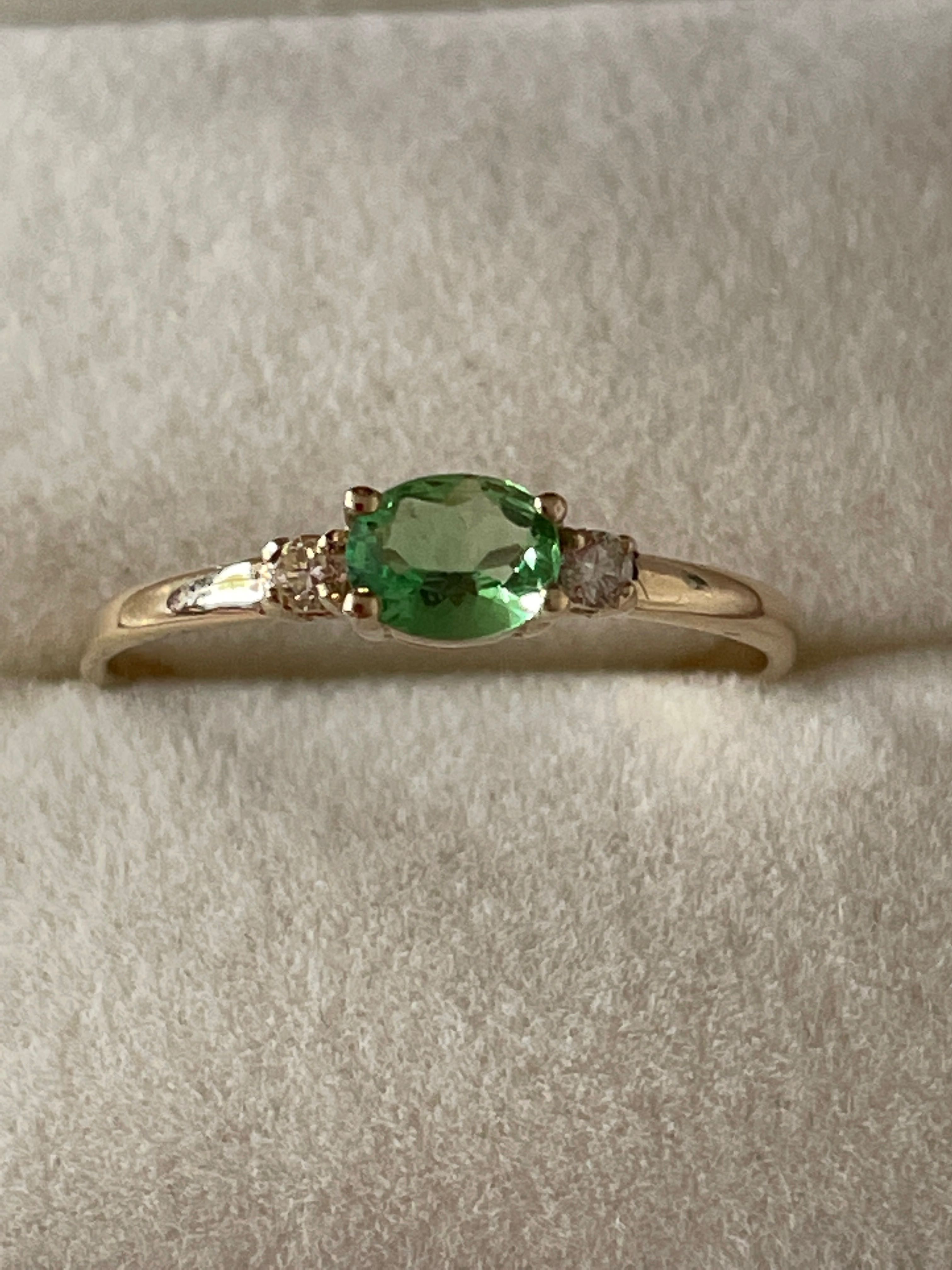 Złoty pierścionek zielony granat i brylanty