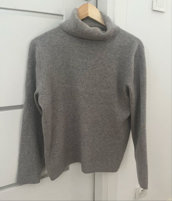 Szary sweter Massimo Dutti