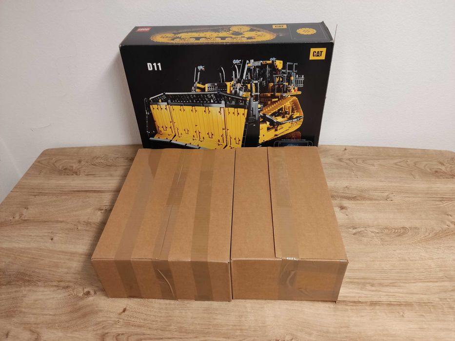 Lego ® Technic ® Sterowany przez aplikację buldożer Cat® D11