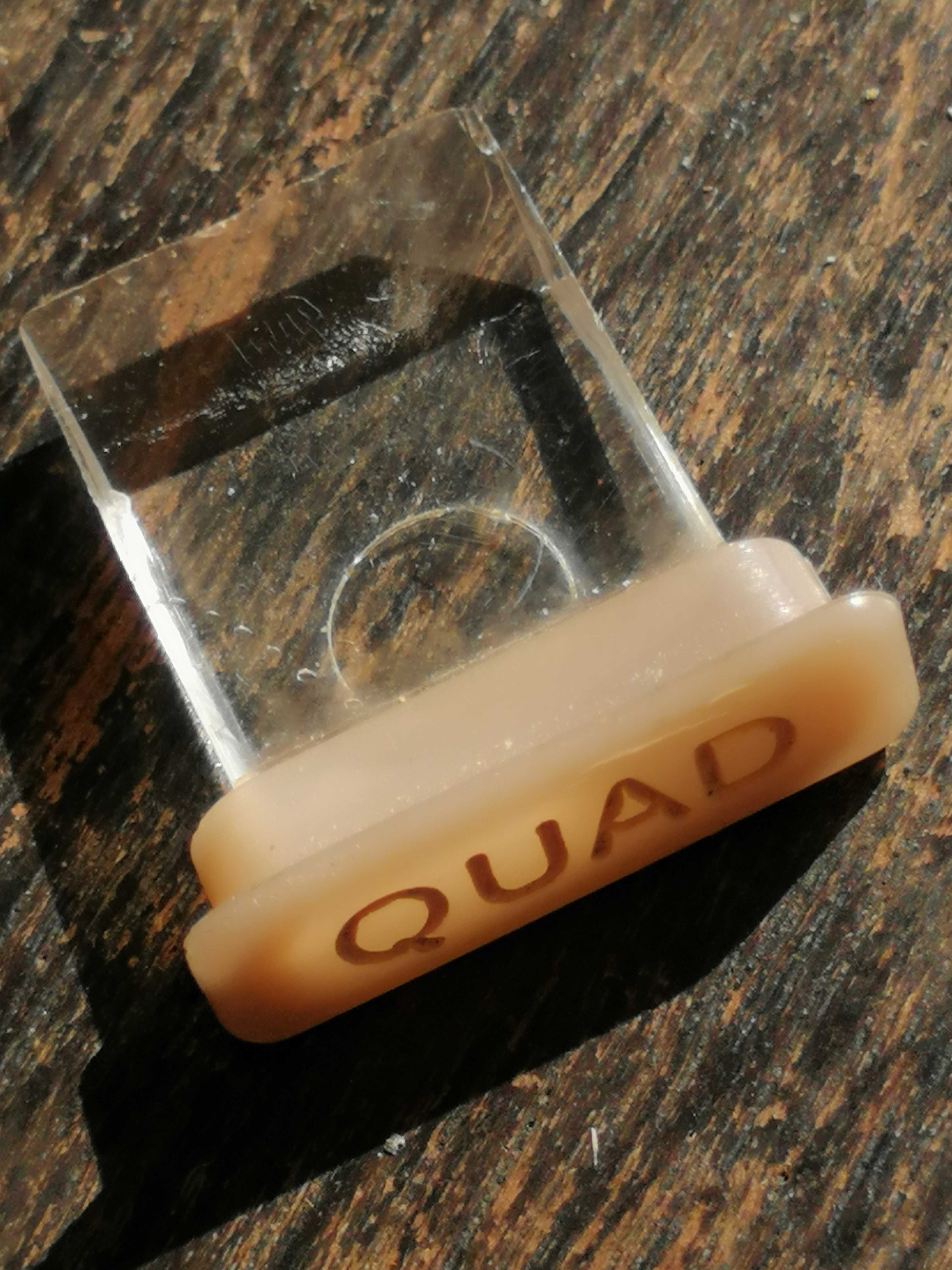 Quad 22 logotipo novo