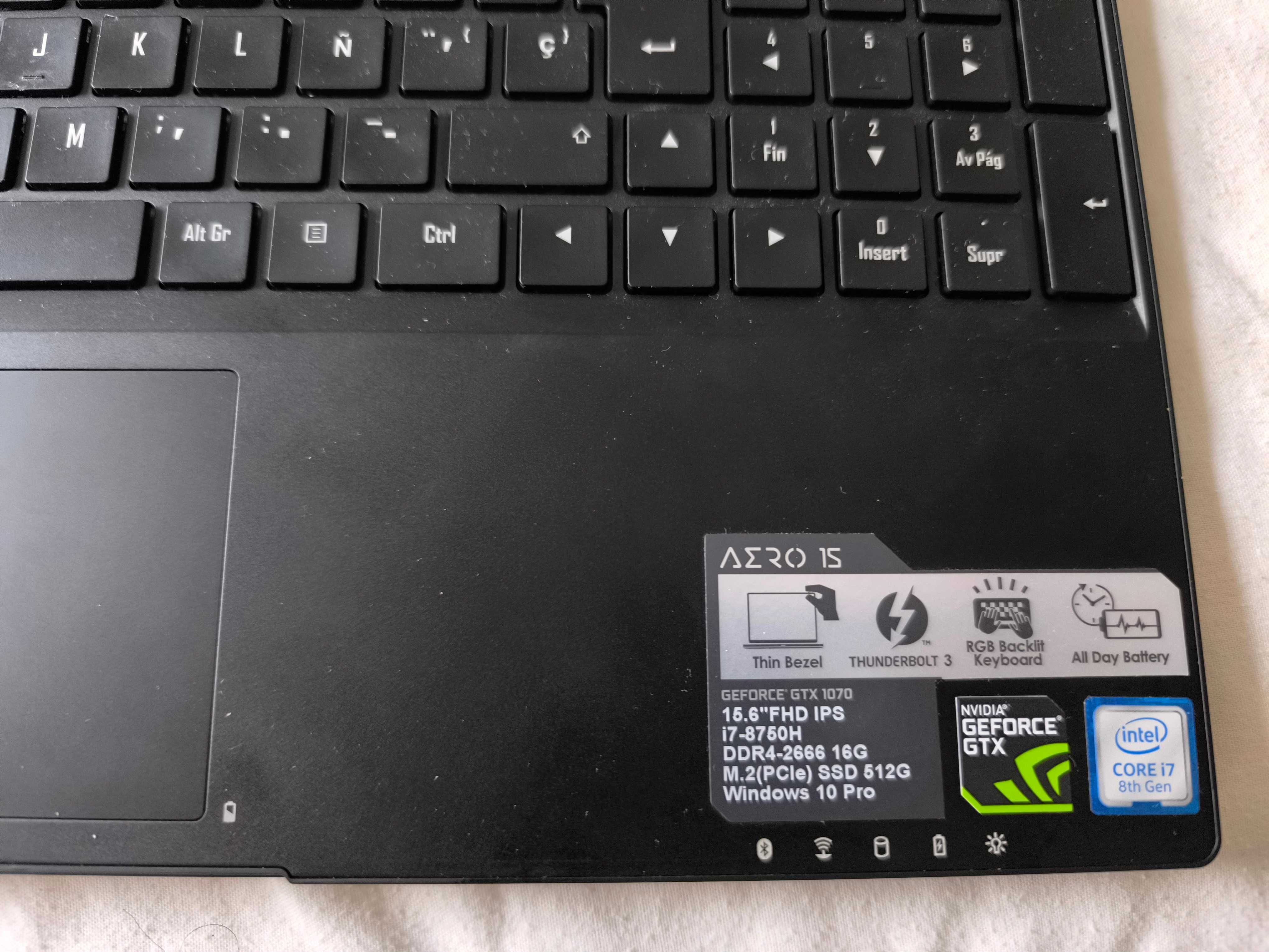 Portátil Gigabyte Aero V15X V8 - i7-8750H, GTX 1070, 32GB RAM