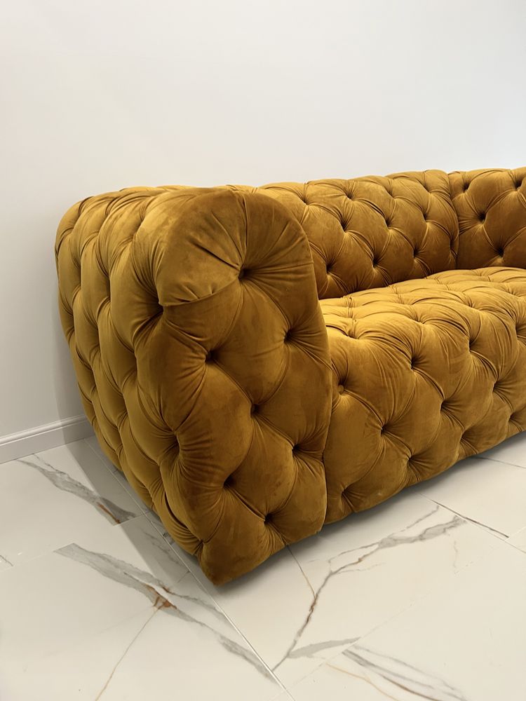 Żółta pikowana sofa dwuosobowa chesterfield pikowana 24h