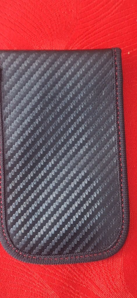 Etui anykradzieżowe na kluczyki do auta-blokujące sygnał.