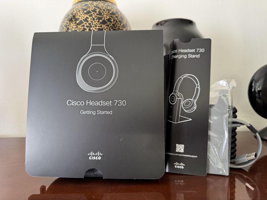 NOWE Słuchawki bezprzewodowe Cisco Headset 730, ANC, Bluetooth, Stacja