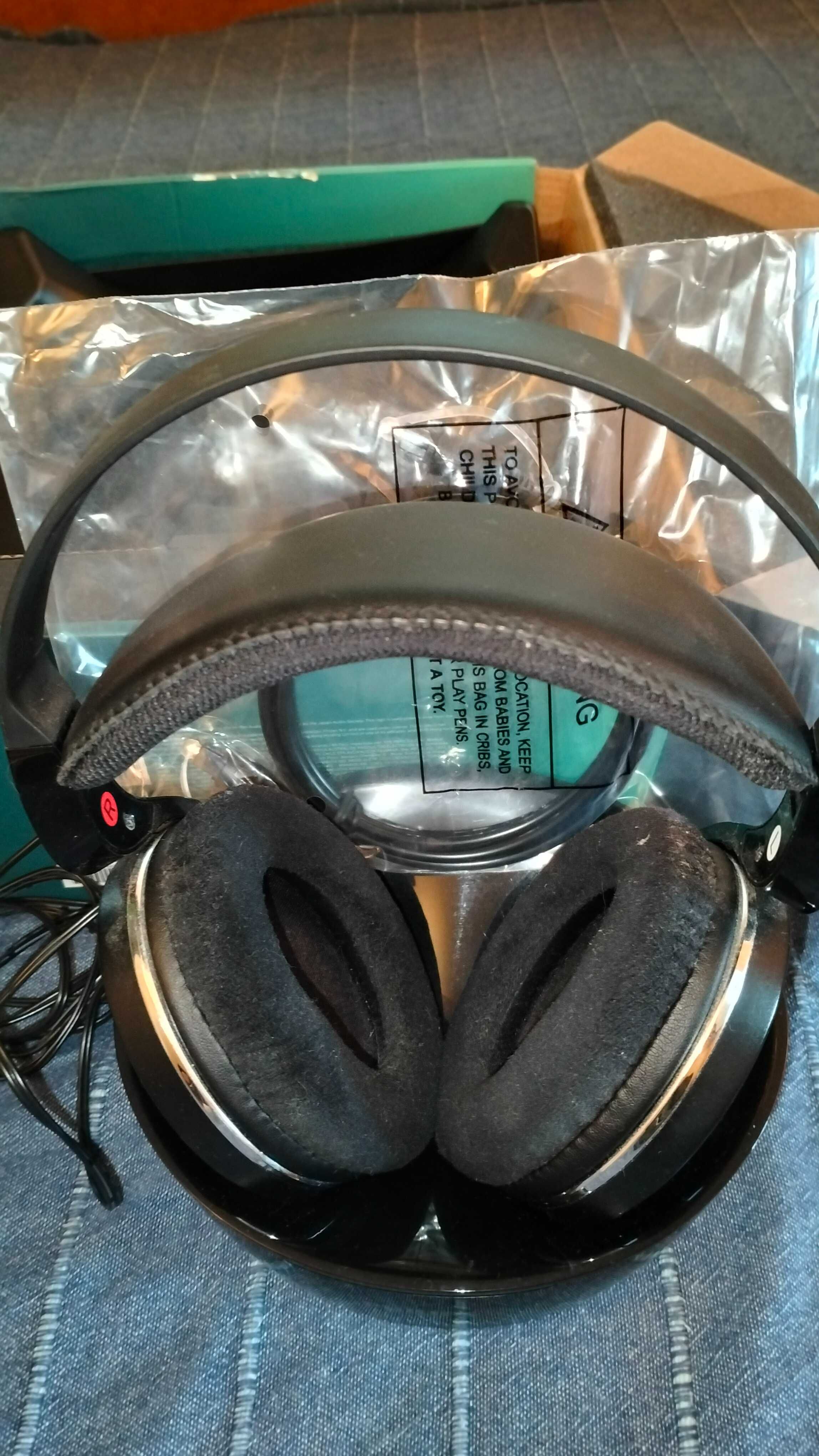 Słuchawki bezprzewodowe Philips SHD8850 - nauszne