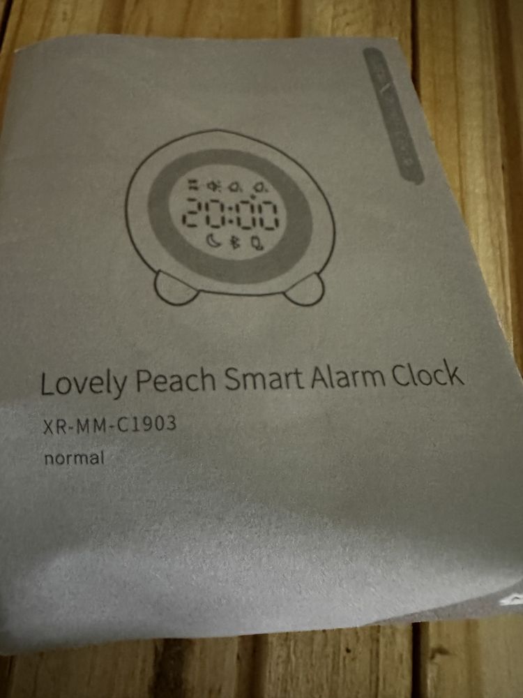 будильник Peach Smart Alarm XR-MM-C1903 зі світлодіодною підсвіткою.