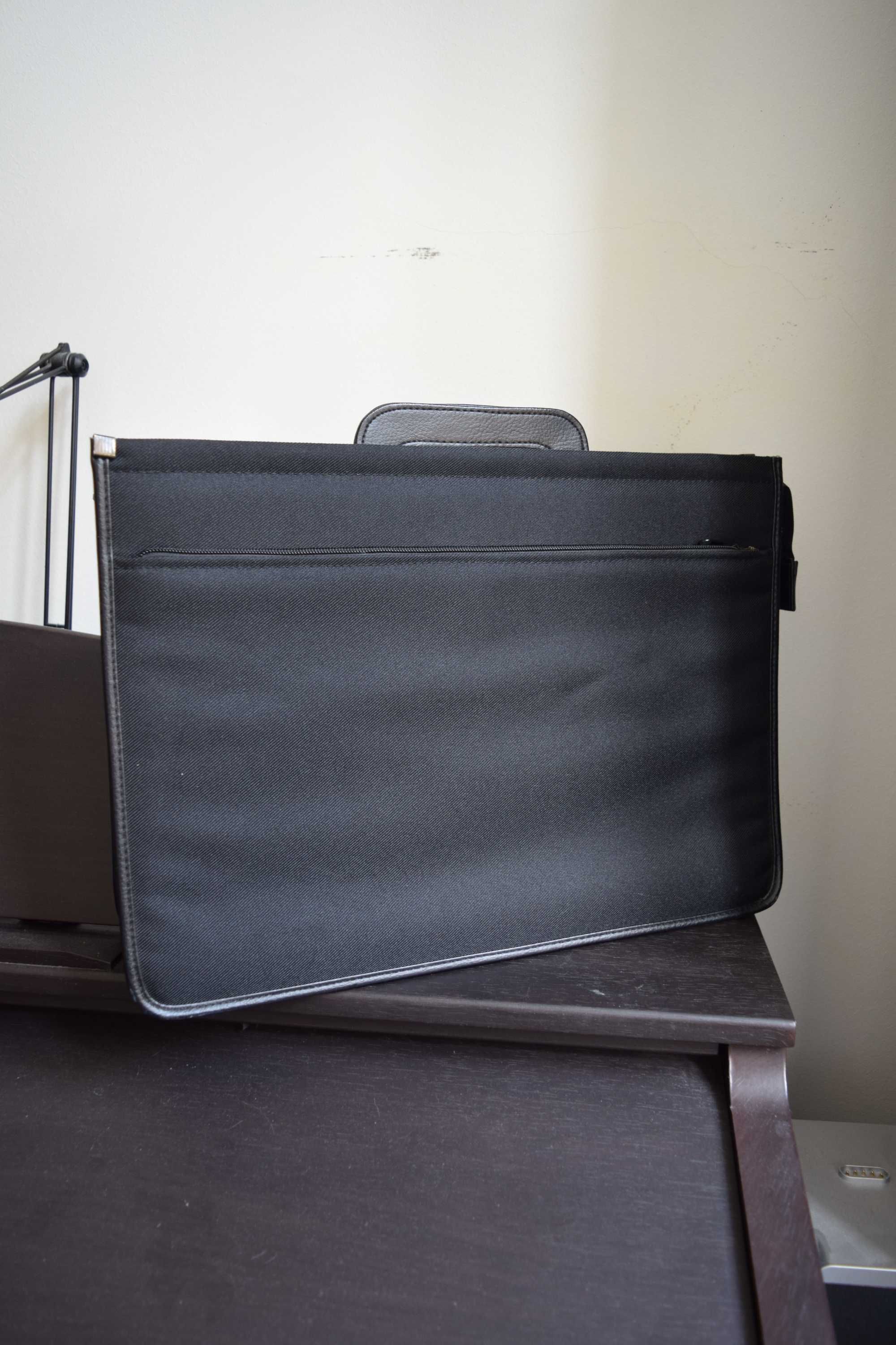 torba na laptopa z wsuwaną rączką