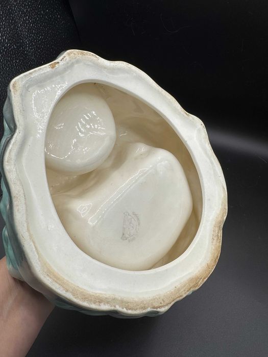 Figurka porcelanowa niedźwiedź