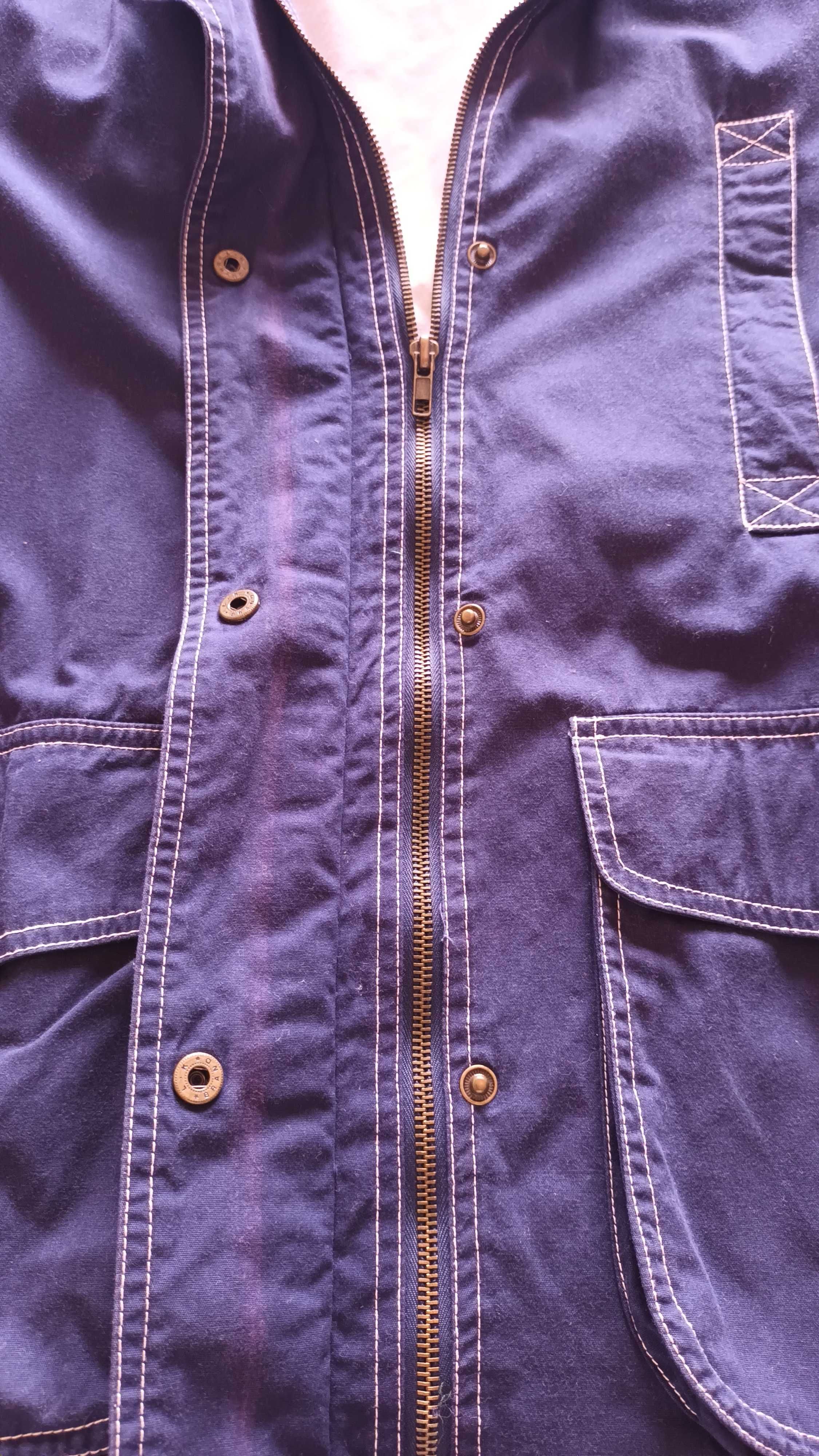 Parka em azul escuro