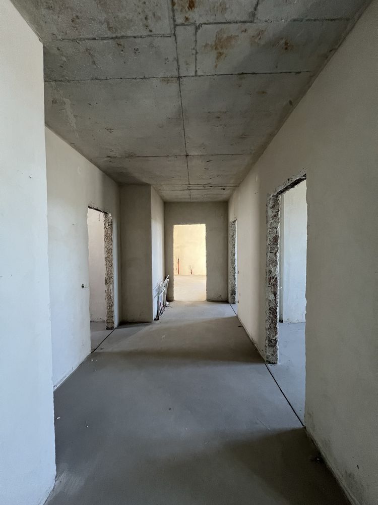 Продам 4 кімнатну квартиру з терасою 27 м.кв.