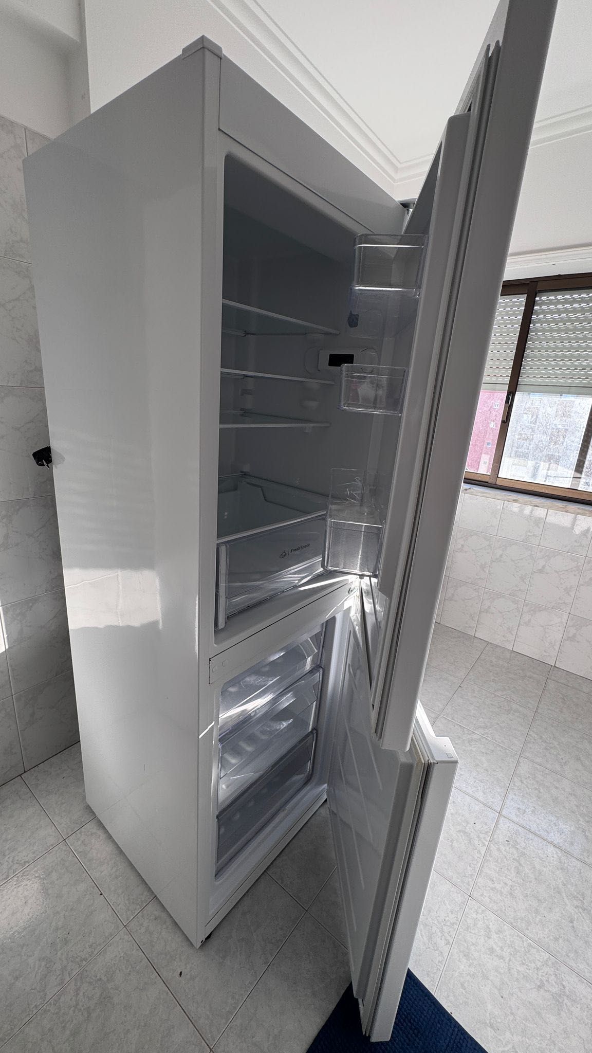 Para sair HOJE Frigorífico Combinado