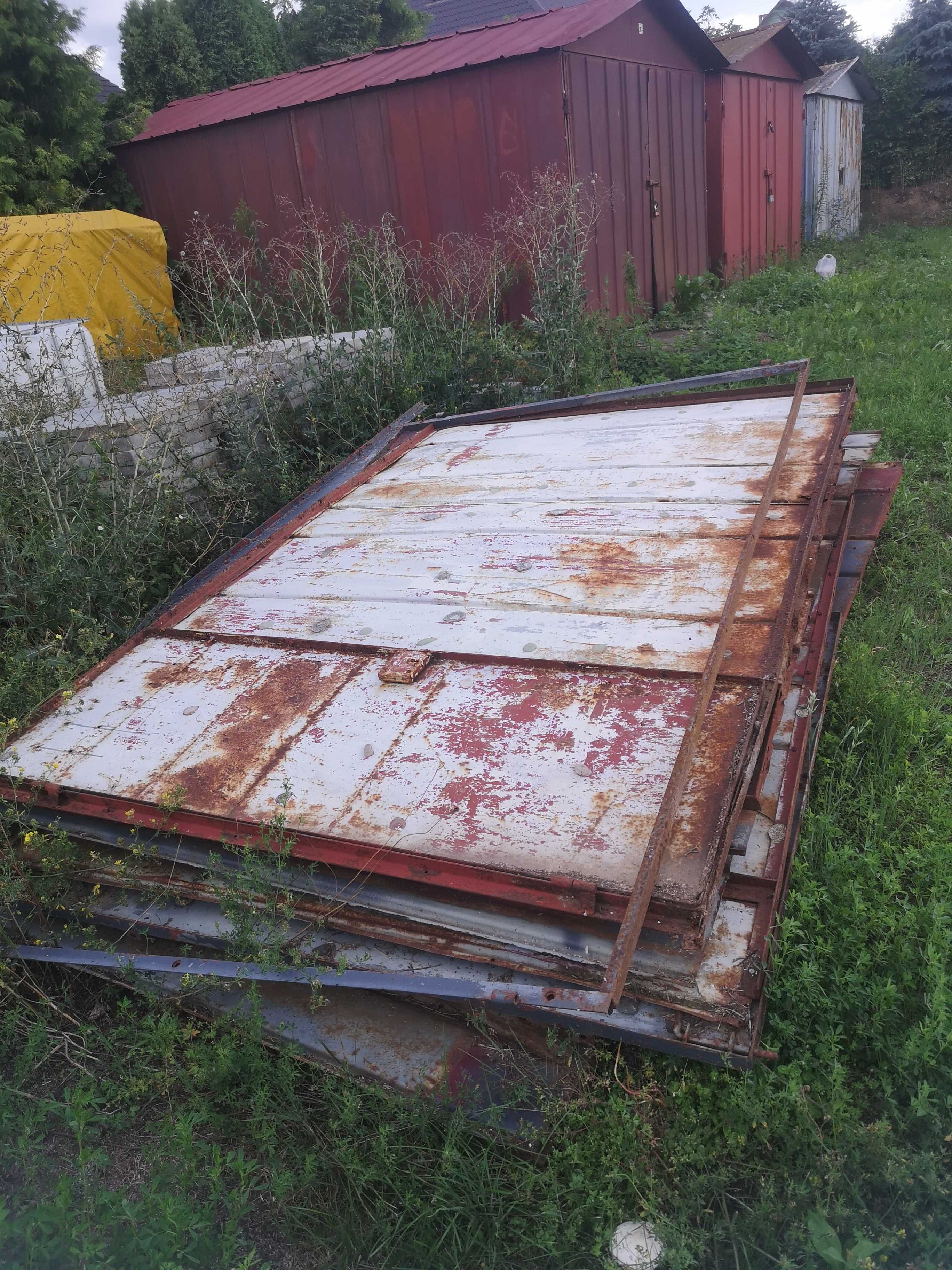Garaż blaszany solidny z grubej blachy