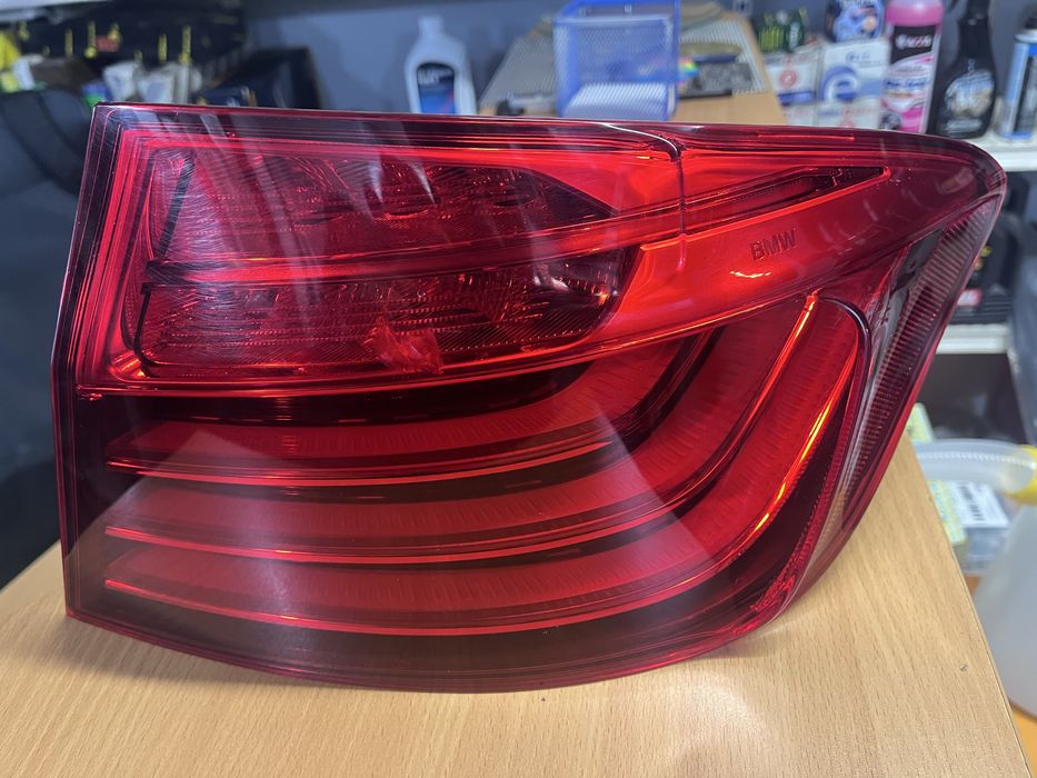 Фонарь задний правый ,стопы,ліхтарі bmw f10 lci рест