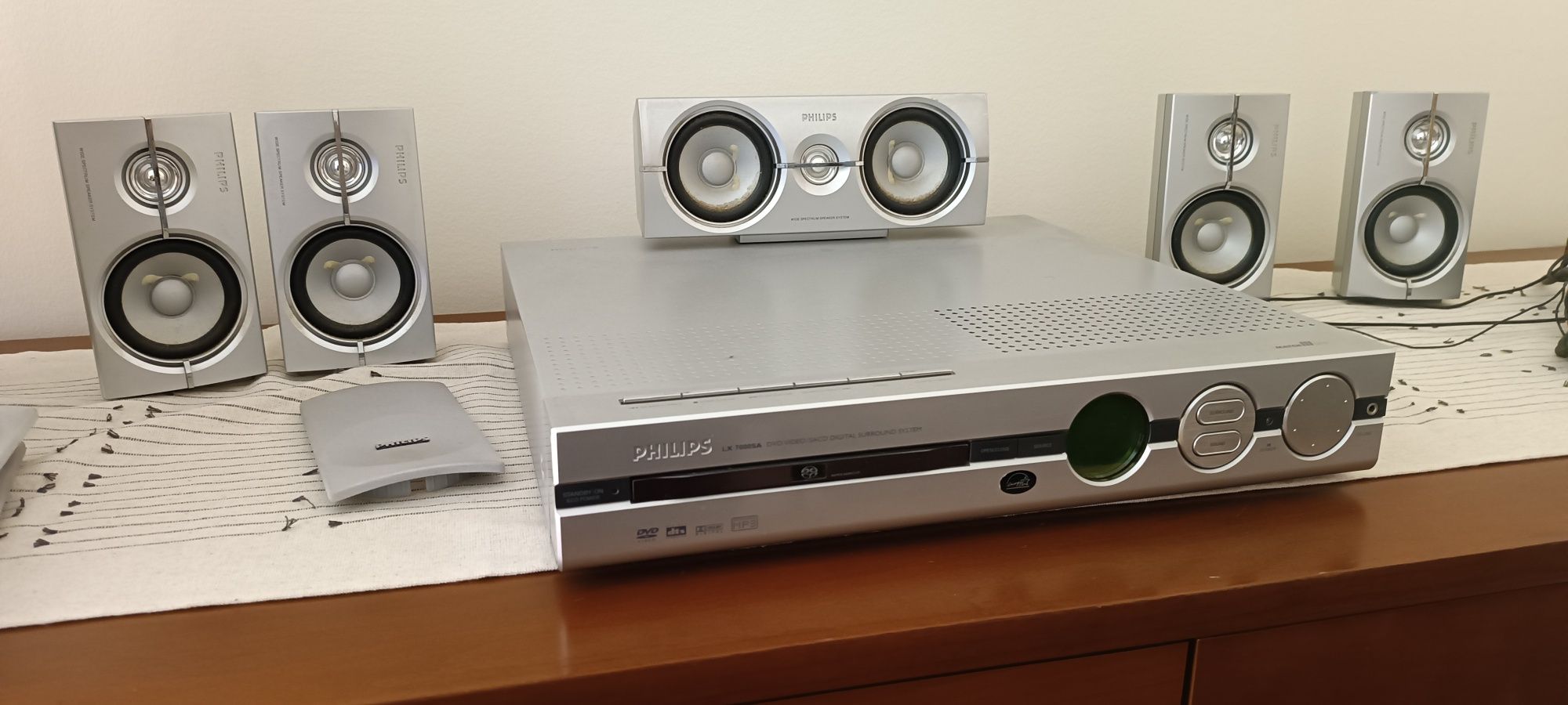 DVD PHILIPS com pouco uso cor cinza impecável